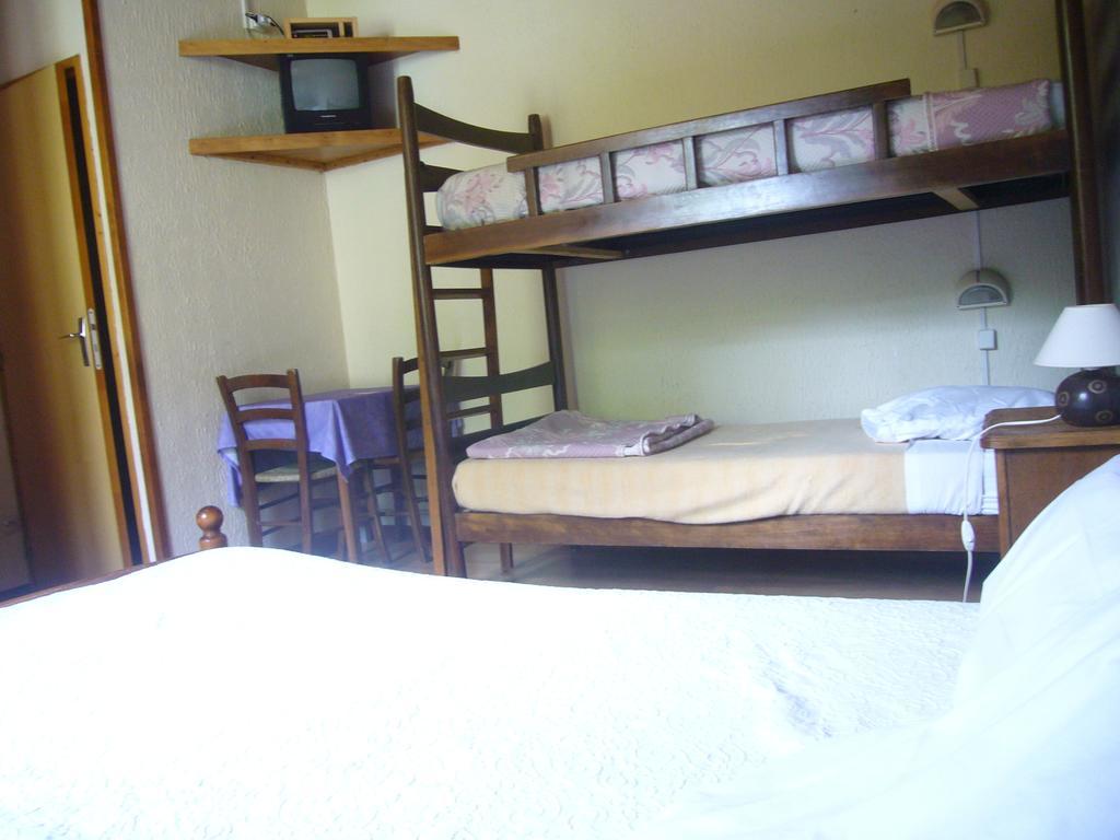 Le Relais Du Lac Le Lauzet-Ubaye Habitación foto